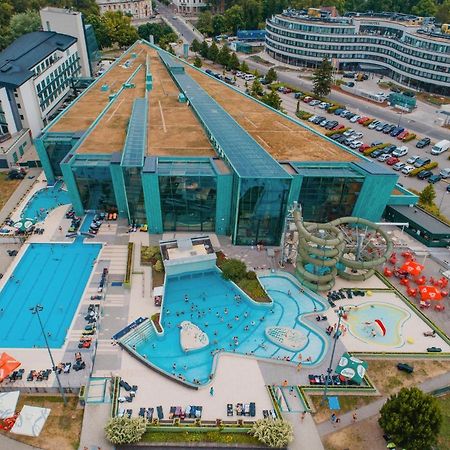 Portobello Wellness & Yacht Hotel Esztergom Bagian luar foto