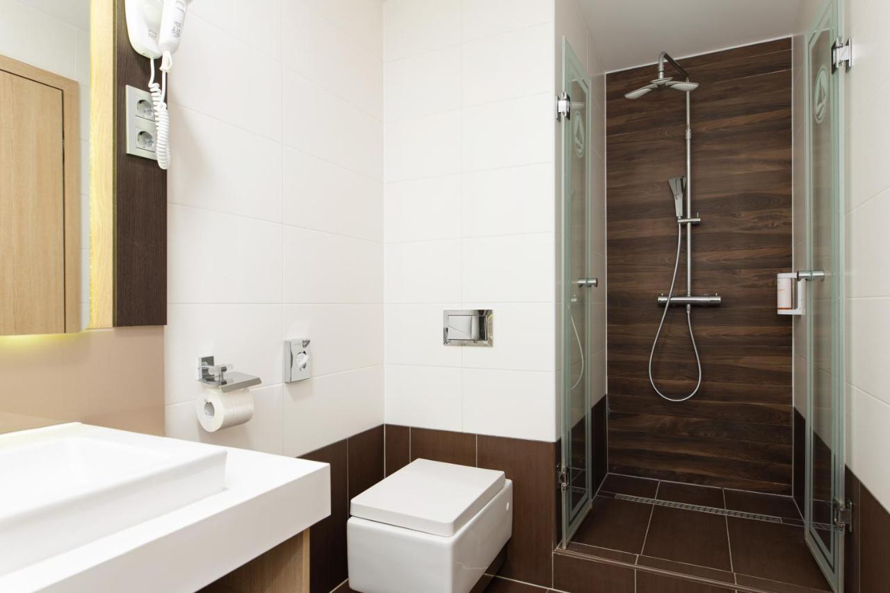 Portobello Wellness & Yacht Hotel Esztergom Bagian luar foto
