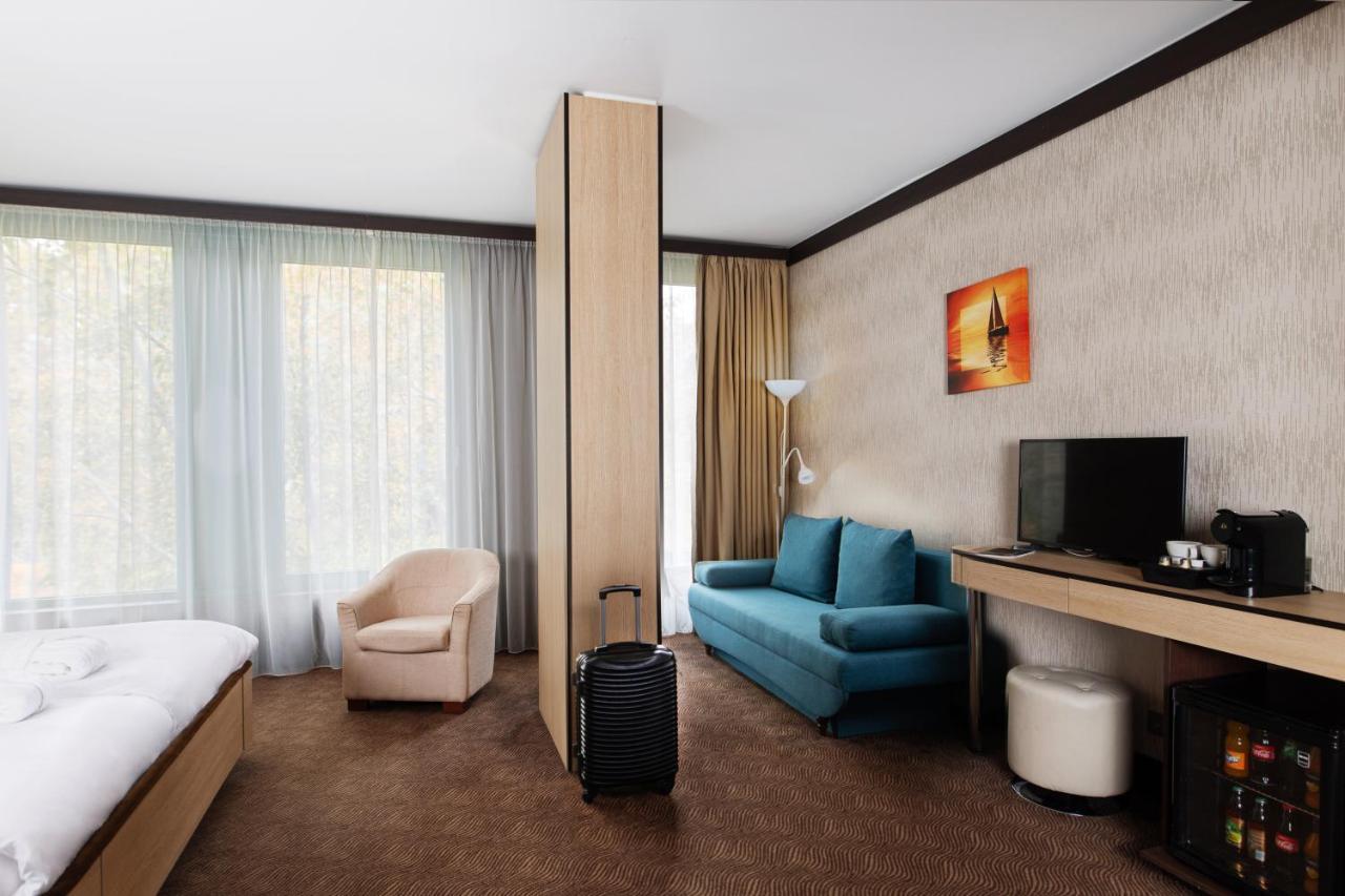 Portobello Wellness & Yacht Hotel Esztergom Bagian luar foto